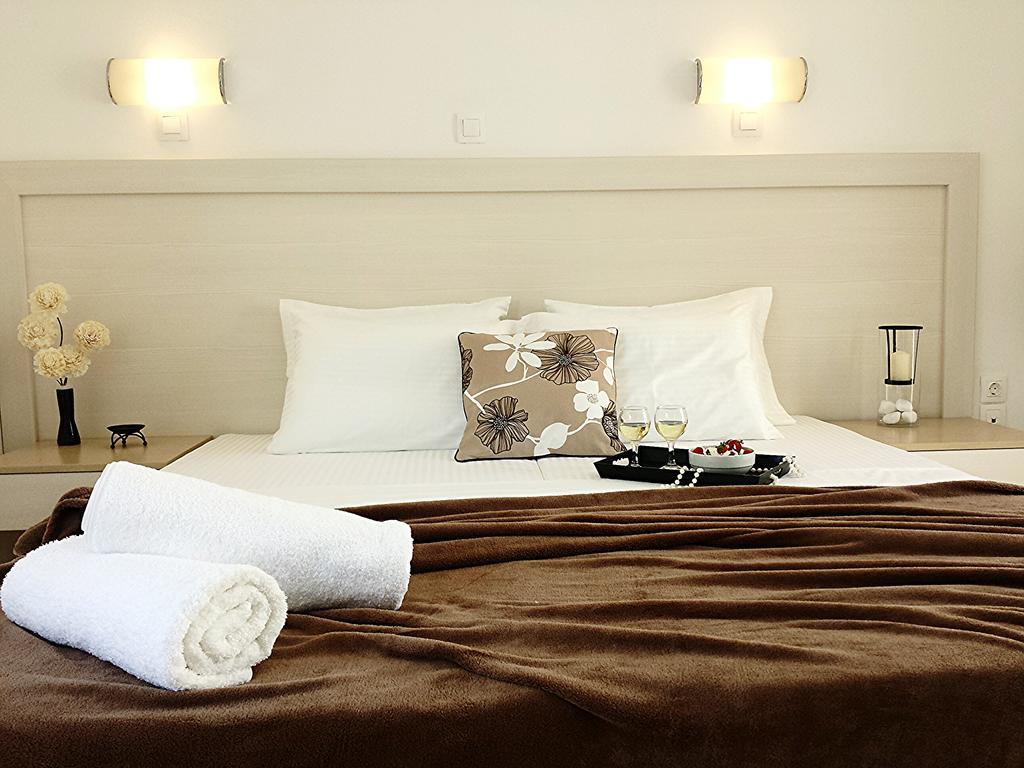 Crown Apartments Каливес Стая снимка