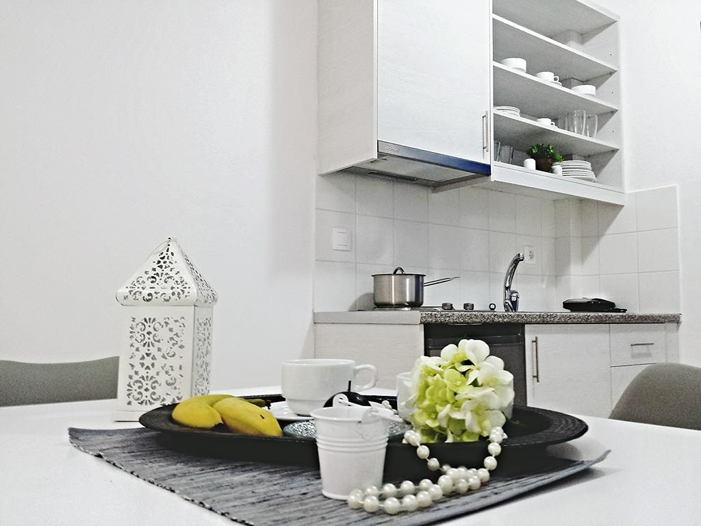Crown Apartments Каливес Стая снимка