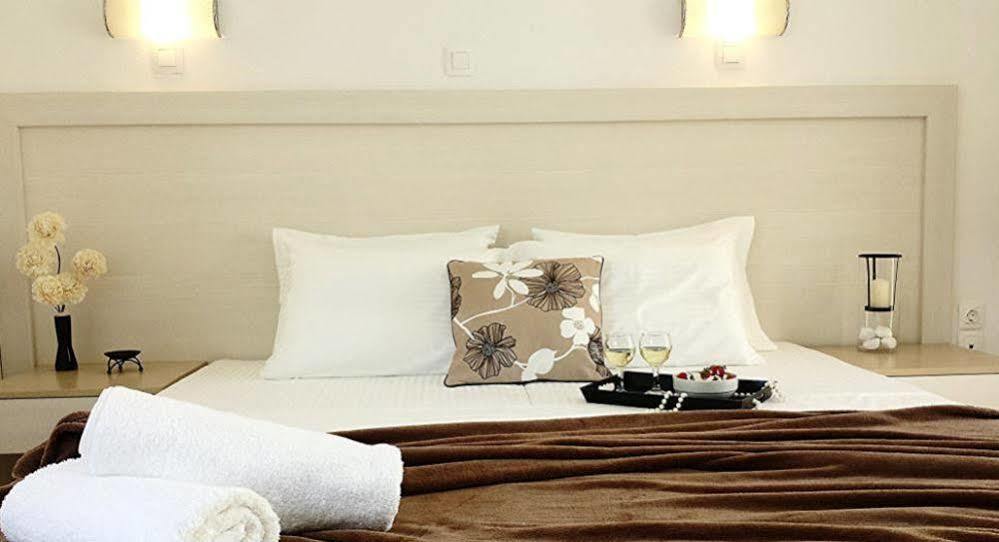 Crown Apartments Каливес Екстериор снимка
