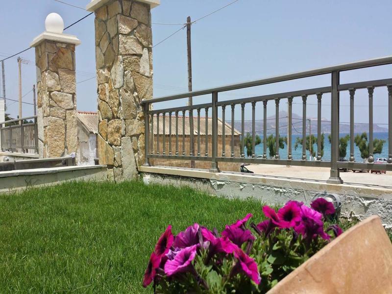 Crown Apartments Каливес Екстериор снимка